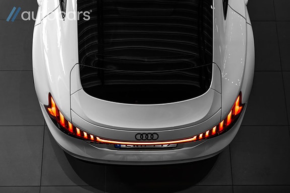 Audi e-tron GT 14 of 30