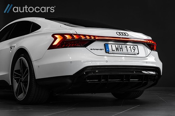 Audi e-tron GT 15 of 30