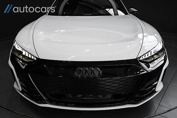 Audi e-tron GT 10 of 30