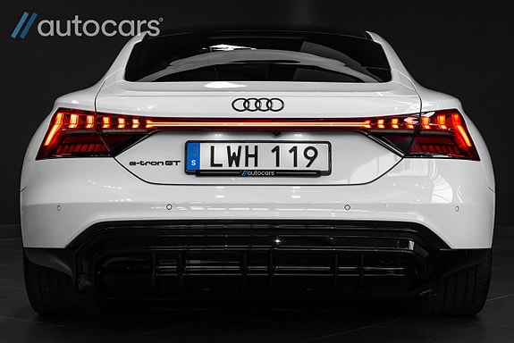 Audi e-tron GT 13 of 30