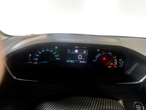 Peugeot e-208 8 of 15