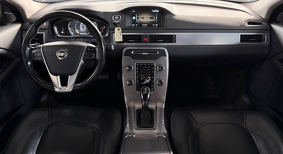 Volvo XC70 11 of 15
