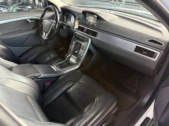 Volvo XC70 10 of 15