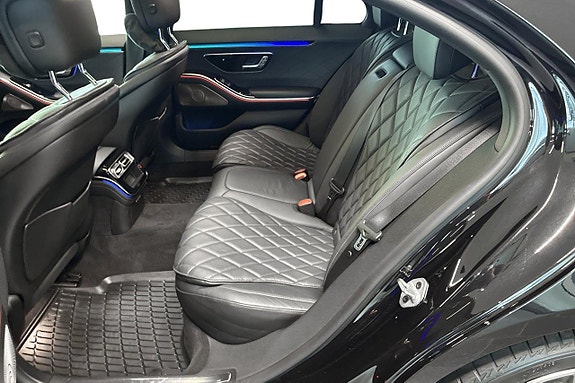 Mercedes-Benz S580 e 9 of 30