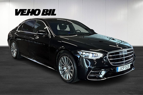 Mercedes-Benz S580 e 2 of 30