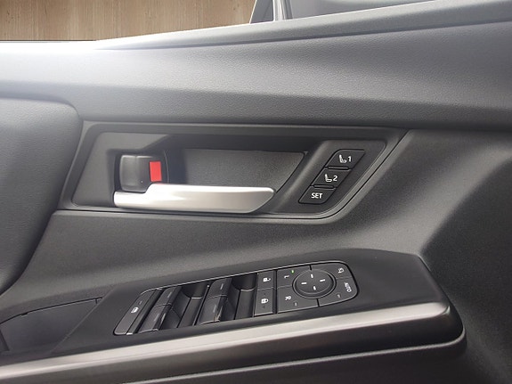 Subaru E-Outback 13 of 15