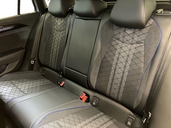 Volkswagen Passat 18 of 19