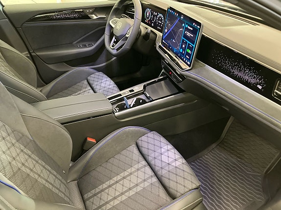 Volkswagen Passat 14 of 19