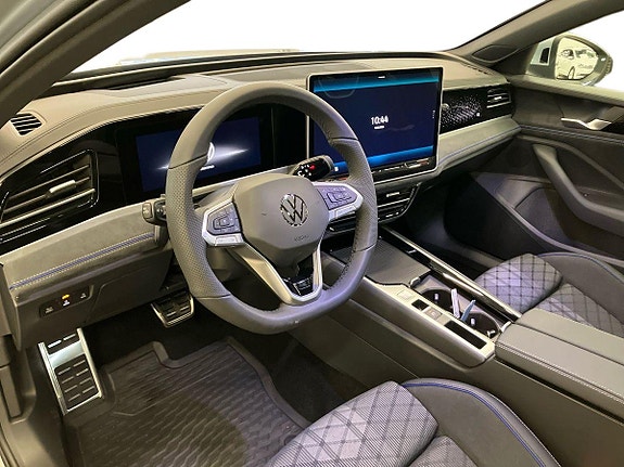 Volkswagen Passat 10 of 19