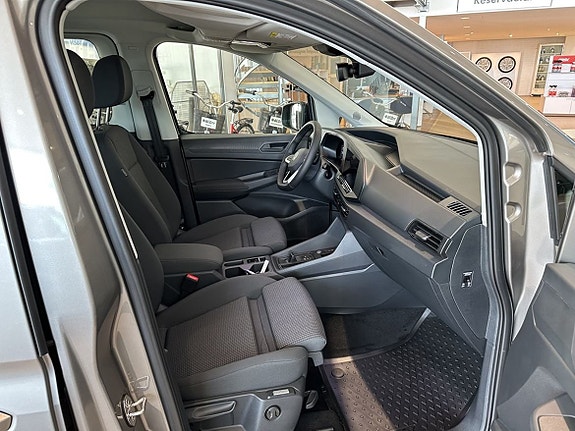 Volkswagen Caddy Maxi 3 of 6