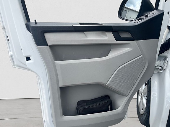 Volkswagen Transporter 8 of 22