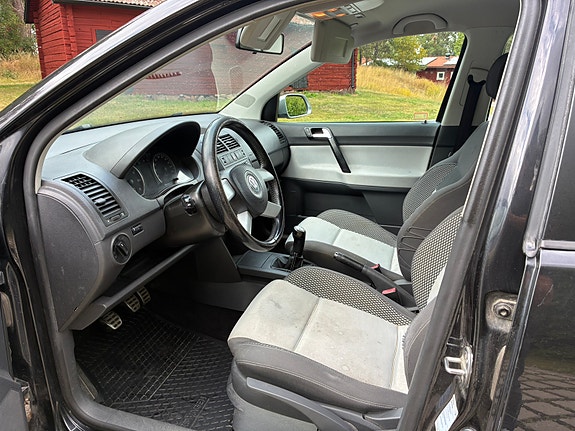 Volkswagen Polo Cross 4 of 7