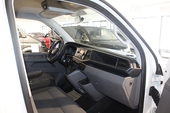 Volkswagen Transporter 8 of 15