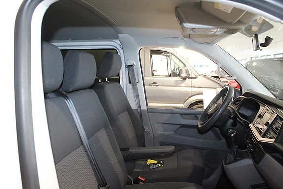 Volkswagen Transporter 9 of 15