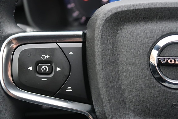 Volvo EX40 10 of 23