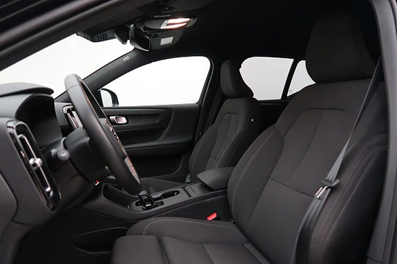 Volvo EX40 4 of 23