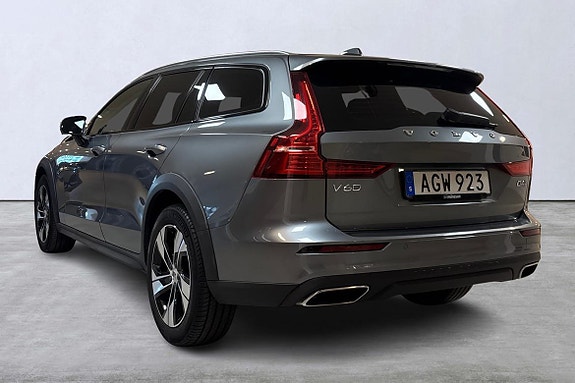 Volvo V60 Cross Country 4 of 14