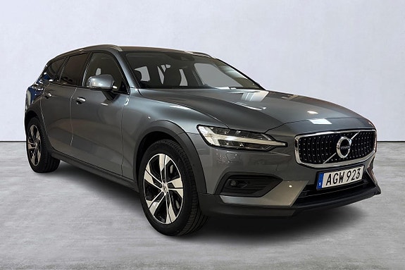 Volvo V60 Cross Country 6 of 14