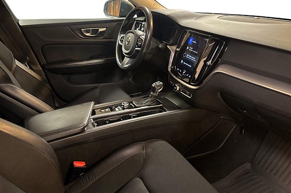 Volvo V60 Cross Country 10 of 14