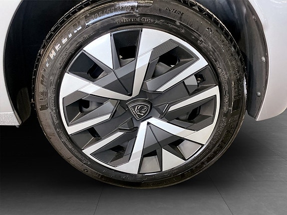 Peugeot 208 14 of 15