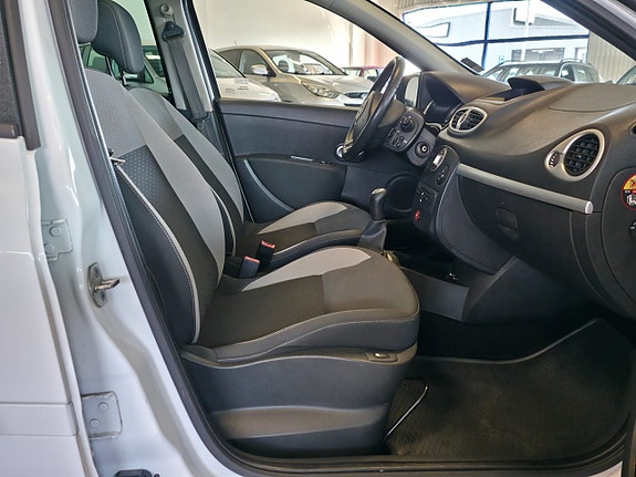 Renault Clio 6 of 9