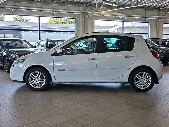 Renault Clio 2 of 9