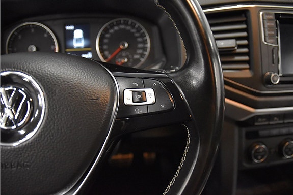 Volkswagen Amarok 12 of 24
