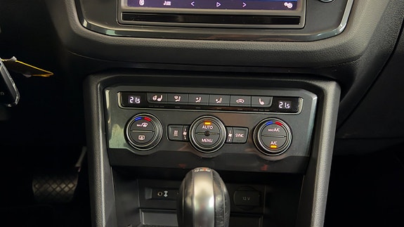 Volkswagen Tiguan 16 of 22