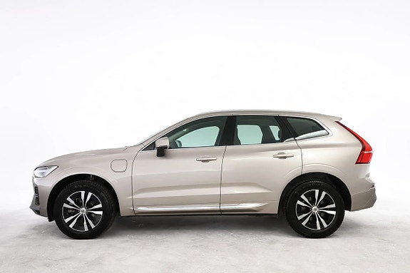 Volvo XC60 2 of 17