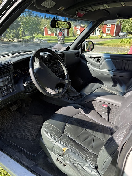 Chevrolet Blazer 2 of 5