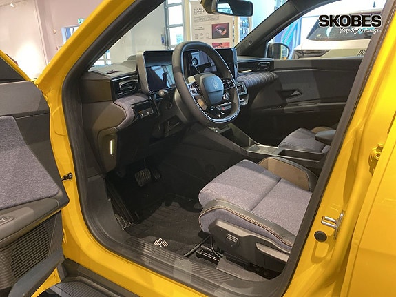 Renault 5 E-Tech 7 of 19