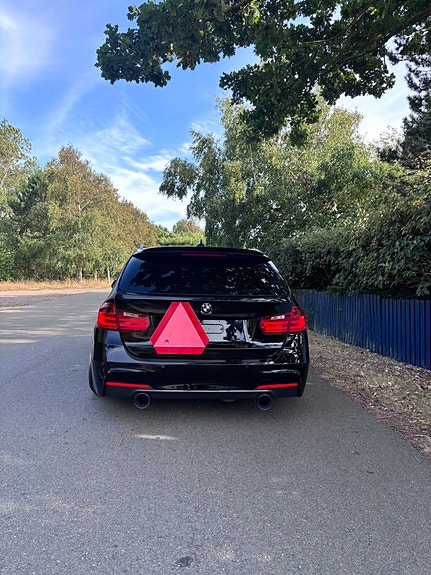 BMW 320d 3 of 6