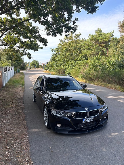 BMW 320d 2 of 6