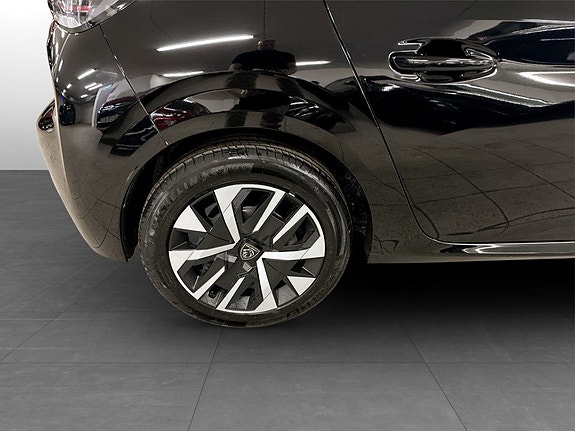 Peugeot 208 13 of 14