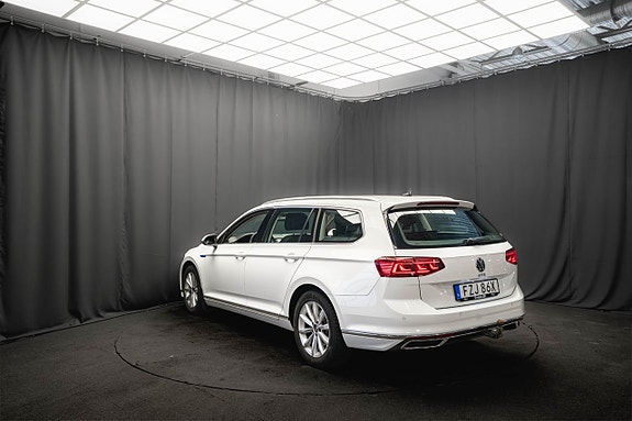 Volkswagen Passat 9 of 23