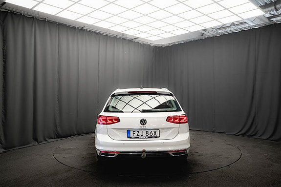 Volkswagen Passat 8 of 23