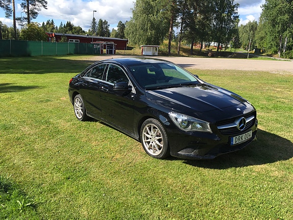 Mercedes-Benz CLA200 2 of 4