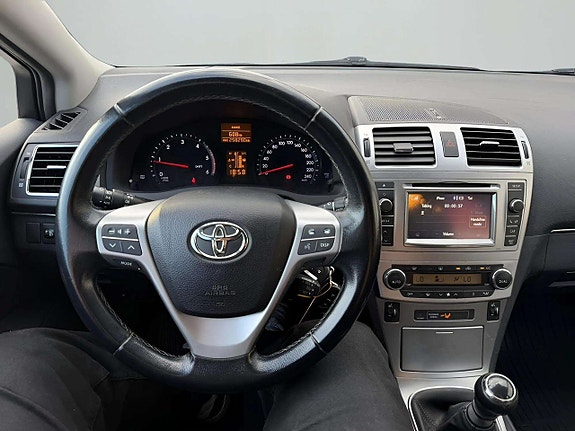 Toyota Avensis 13 of 17