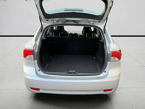 Toyota Avensis 7 of 17