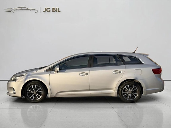 Toyota Avensis 3 of 17