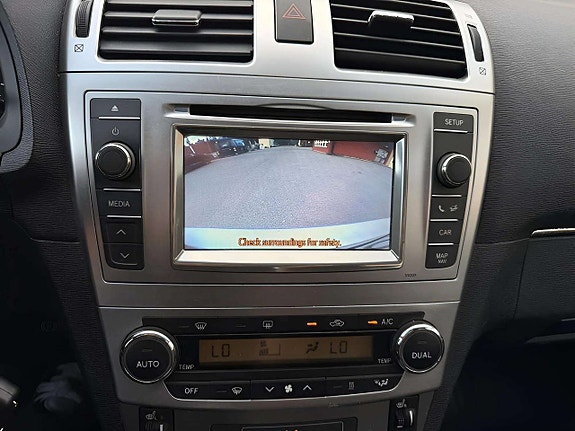 Toyota Avensis 15 of 17