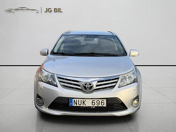 Toyota Avensis 11 of 17