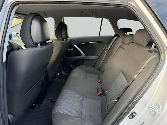 Toyota Avensis 17 of 17