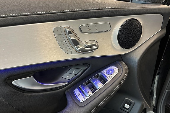 Mercedes-Benz GLC300 de 14 of 30