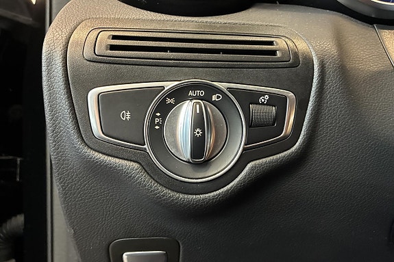Mercedes-Benz GLC300 de 27 of 30