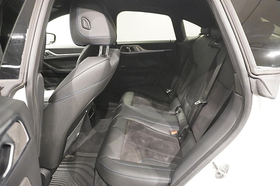 BMW i4 5 of 15