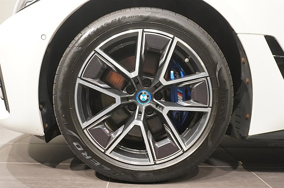 BMW i4 7 of 15