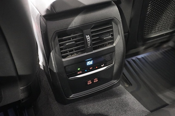 BMW i4 13 of 15