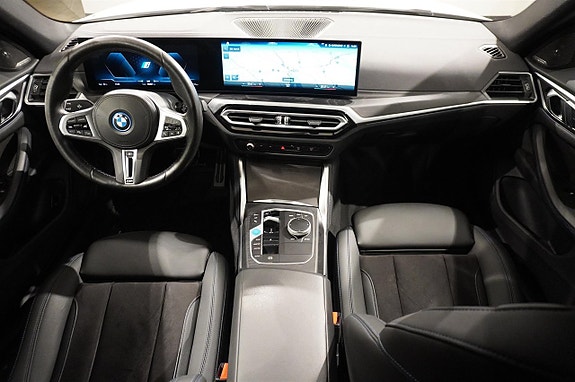 BMW i4 10 of 15