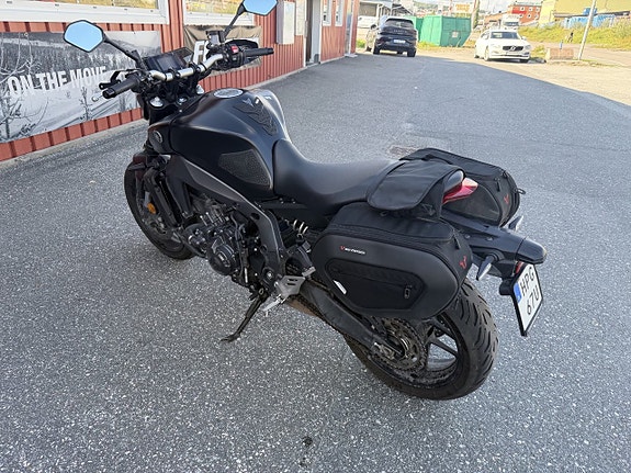 Yamaha MT-09 4 of 4